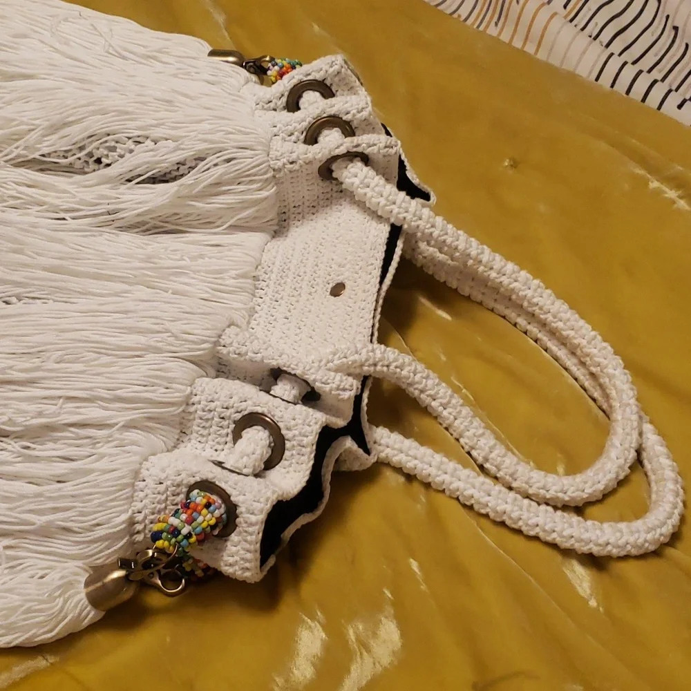 Elliott Mann unique fringe bag in white - Picture 5 of 10